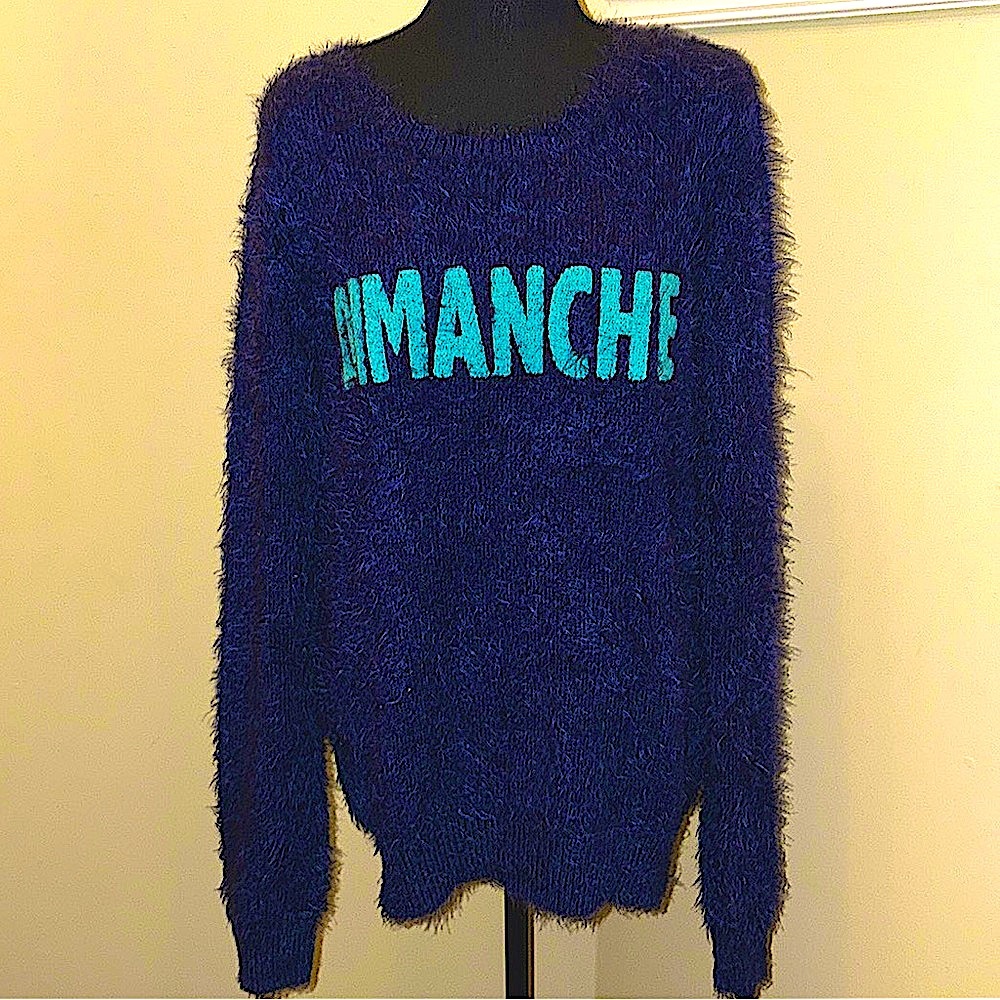 NWT Romeo and Juliet Couture Crazy soft crew neck sweater medium 💙💙 stretchy